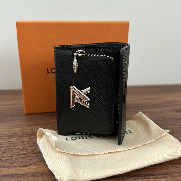 Louis Vuitton LV twist compact wallet black - Picture 5 of 9